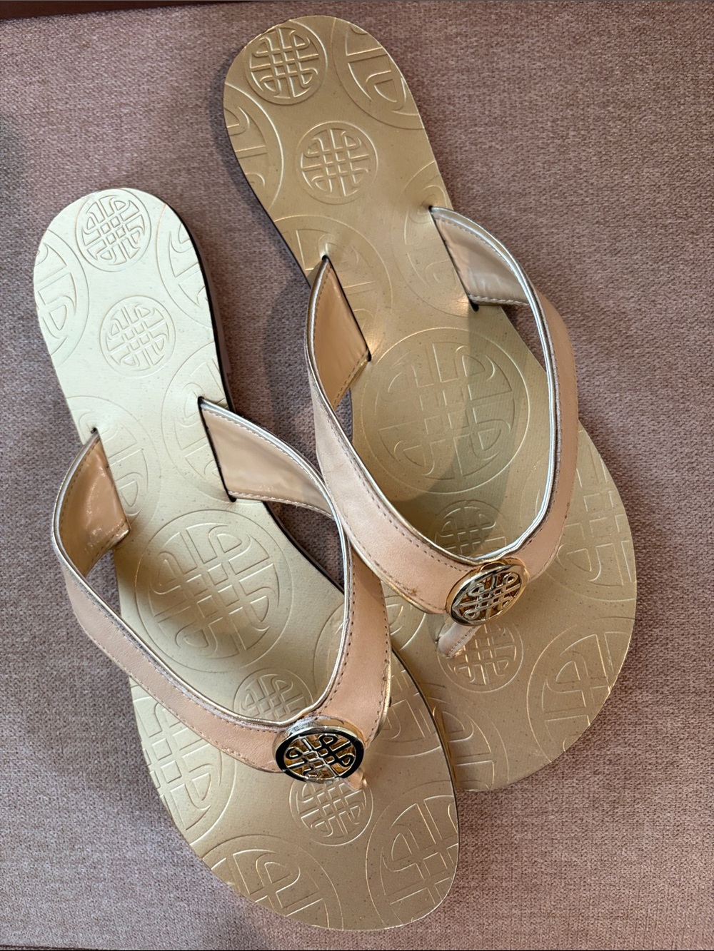 Audrey Brooke 8 m sandals New.